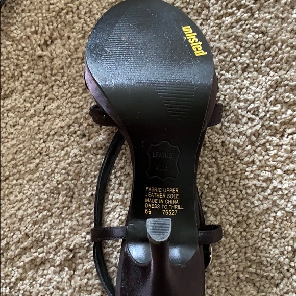 Unlisted black strappy heels - Picture 4 of 5